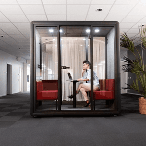 Ljuddämpande mötesrum